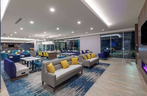 Round Rock Hotel | La Quinta Inn & Suites by Wyndham Round Rock near Kalahari