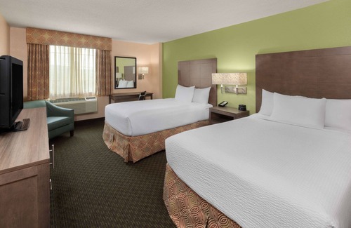 Medical Center District Hotel | La Quinta Inn & Suites by Wyndham San Antonio Medical Ctr NW