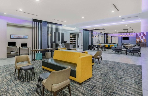 Texas City Hotel | La Quinta Inn & Suites by Wyndham Texas City I 45