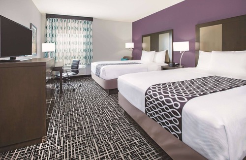 The Colony Hotel | La Quinta Inn & Suites by Wyndham Dallas Plano - The Colony