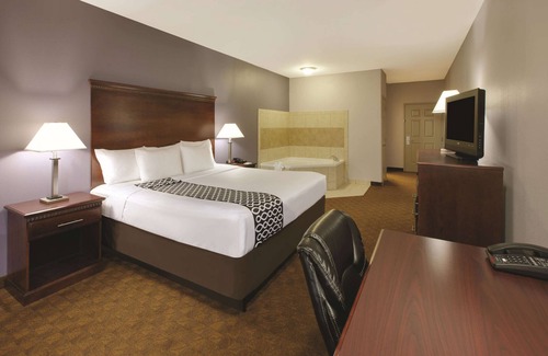 Corsicana Hotel | La Quinta Inn & Suites by Wyndham Corsicana