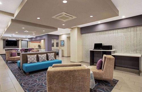 Fayetteville Hotel | La Quinta Inn & Suites by Wyndham Fayetteville