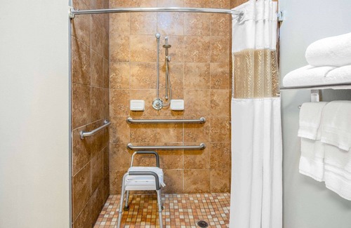 Glen Rose Hotel | La Quinta Inn & Suites by Wyndham Glen Rose