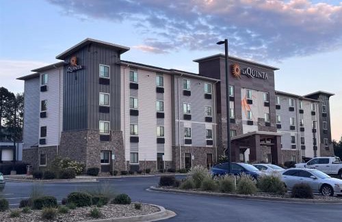 Greenville - Spartanburg Hotel | La Quinta Inn & Suites by Wyndham Greenville Woodruff Rd