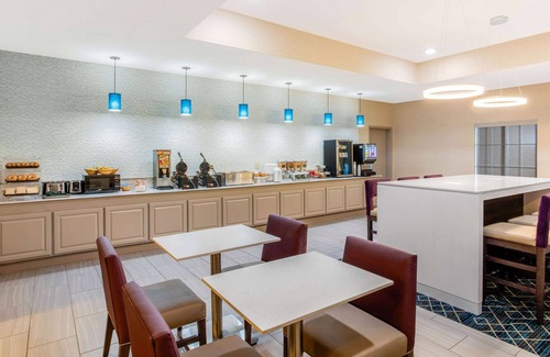 Hillsboro Hotel | La Quinta Inn & Suites by Wyndham Hillsboro