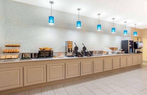 Hillsboro Hotel | La Quinta Inn & Suites by Wyndham Hillsboro