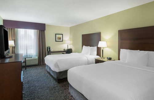 Paradise Hotel | La Quinta Inn & Suites by Wyndham Las Vegas Airport South