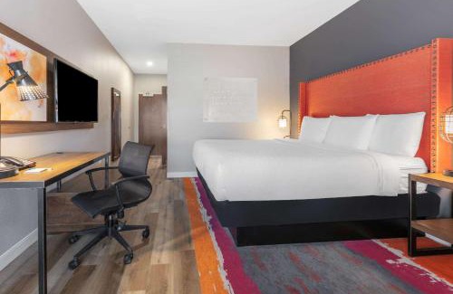 Lewisville Hotel | La Quinta Inn & Suites by Wyndham Lewisville
