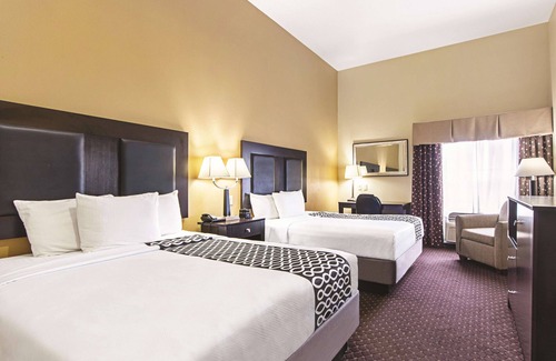 New Caney Hotel | La Quinta Inn & Suites by Wyndham Houston New Caney