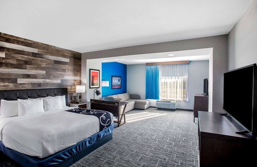 Pittsburg Hotel | La Quinta Inn & Suites by Wyndham Pittsburg
