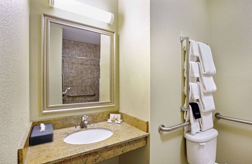 Bismarck Hotel | La Quinta Inn & Suites by Wyndham Bismarck