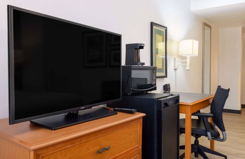 Blountville Hotel | La Quinta Inn & Suites by Wyndham Kingsport TriCities