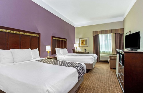 Cleburne Hotel | La Quinta Inn & Suites by Wyndham Cleburne