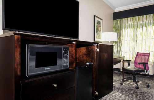 Columbus Hotel | La Quinta Inn & Suites by Wyndham Columbus TX