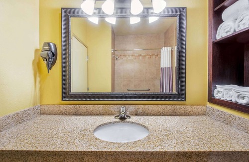 Eastland Hotel | La Quinta Inn & Suites by Wyndham Eastland