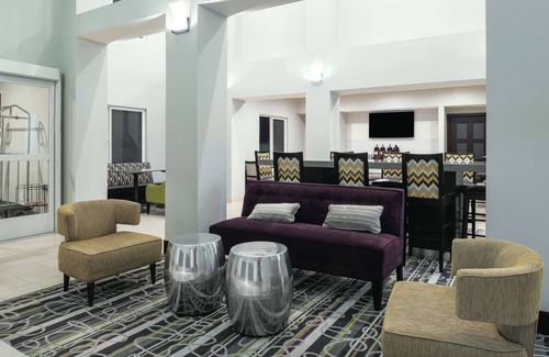 Fairfield Hotel | La Quinta Inn & Suites by Wyndham Fairfield - Napa Valley