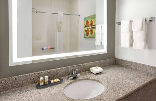 Longview Hotel | La Quinta Inn & Suites by Wyndham I-20 Longview South
