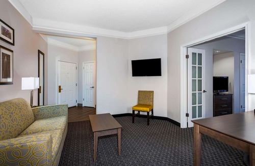 Louisville Hotel | La Quinta Inn & Suites by Wyndham Denver Boulder-Louisville