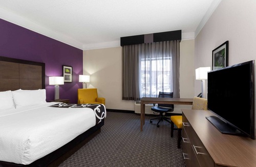 Louisville Hotel | La Quinta Inn & Suites by Wyndham Denver Boulder-Louisville