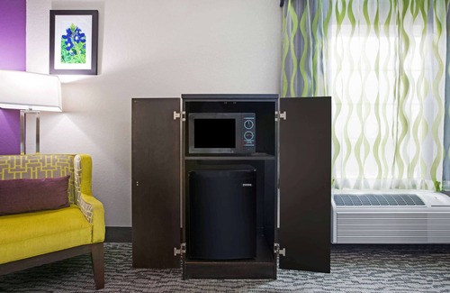 Pearland Hotel | La Quinta Inn & Suites by Wyndham Pearland - Houston South