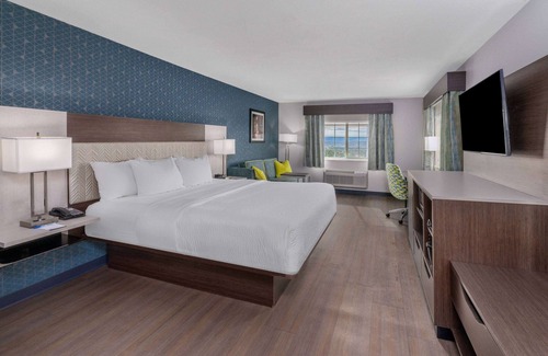Santa Rosa Hotel | La Quinta Inn & Suites by Wyndham Santa Rosa