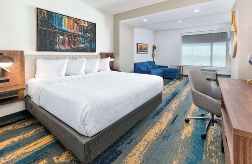 Terrell Hotel | La Quinta Inn & Suites by Wyndham Terrell