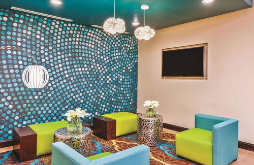 Cotulla Hotel | La Quinta Inn & Suites by Wyndham Cotulla
