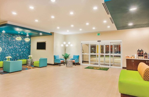 Cotulla Hotel | La Quinta Inn & Suites by Wyndham Cotulla