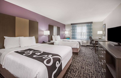 Fairborn Hotel | La Quinta Inn & Suites by Wyndham Fairborn Wright-Patterson