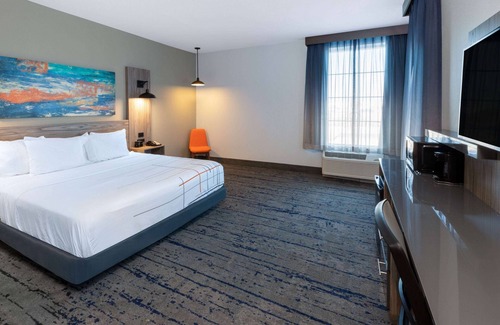 Frisco Hotel | La Quinta Inn & Suites by Wyndham Dallas - Frisco Stadium