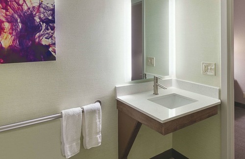 Santa Ana Hotel | La Quinta Inn & Suites by Wyndham Orange County Airport