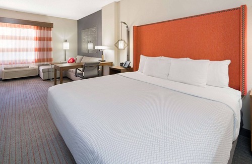 Santa Ana Hotel | La Quinta Inn & Suites by Wyndham Orange County Airport