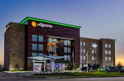 Terrell Hotel | La Quinta Inn & Suites by Wyndham Terrell