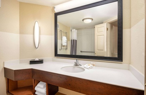 Cumberland Hotel | La Quinta Inn & Suites by Wyndham Atlanta Ballpark/Galleria