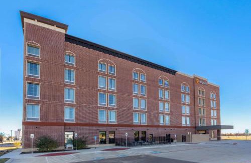 Frisco Hotel | La Quinta Inn & Suites by Wyndham Dallas - Frisco Stadium