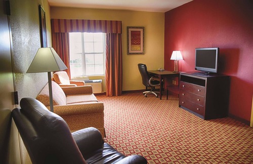 Alice Hotel | La Quinta Inn & Suites by Wyndham Alice