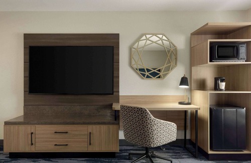 East Oak Hill Hotel | La Quinta Inn & Suites by Wyndham Austin Southwest