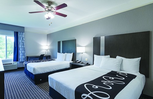Conroe Hotel | La Quinta Inn & Suites by Wyndham Conroe
