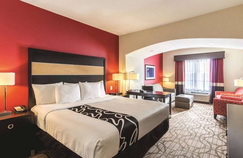 Fargo Hotel | La Quinta Inn & Suites by Wyndham Fargo-Medical Center