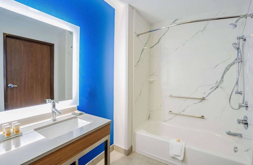 Katy Hotel | La Quinta Inn & Suites by Wyndham Katy