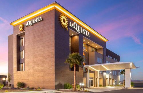 Yuma Hotel | La Quinta Inn & Suites by Wyndham Yuma