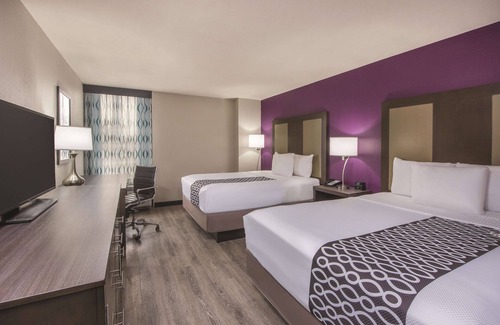 Festus Hotel | La Quinta Inn & Suites by Wyndham Festus - St. Louis South