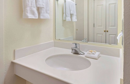 Layton Hotel | La Quinta Inn & Suites by Wyndham Salt Lake City - Layton