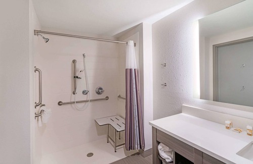 Mobile Hotel | La Quinta Inn & Suites by Wyndham Mobile