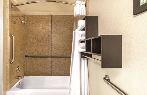 Rome Hotel | La Quinta Inn & Suites by Wyndham Rome