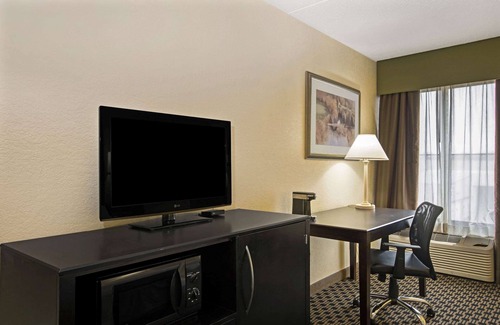 Salina Hotel | La Quinta Inn & Suites by Wyndham Salina