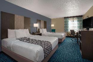 Peru Hotel | La Quinta Inn & Suites by Wyndham Peru Starved Rock St Park