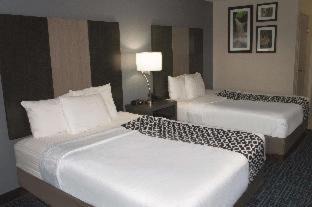 Peru Hotel | La Quinta Inn & Suites by Wyndham Peru Starved Rock St Park