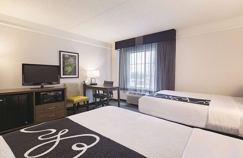 Plano Hotel | La Quinta Inn & Suites by Wyndham Dallas Plano West