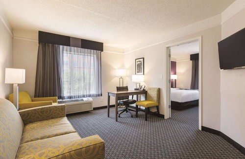 Plano Hotel | La Quinta Inn & Suites by Wyndham Dallas Plano West